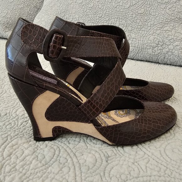 Emilio Pucci Wedge Heel, EU Size 39, EUC - Picture 2 of 13